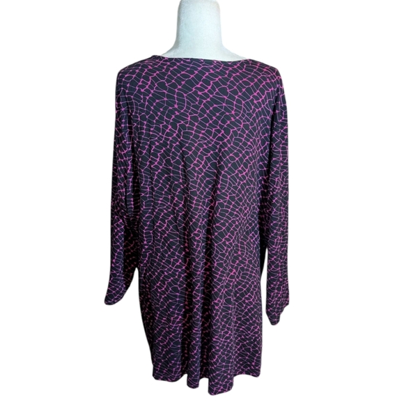 Ulla Popken Pink and Black Patterned Flowy Scoop Neck Tunic Knit Top Sz 24/26 - Picture 3 of 10